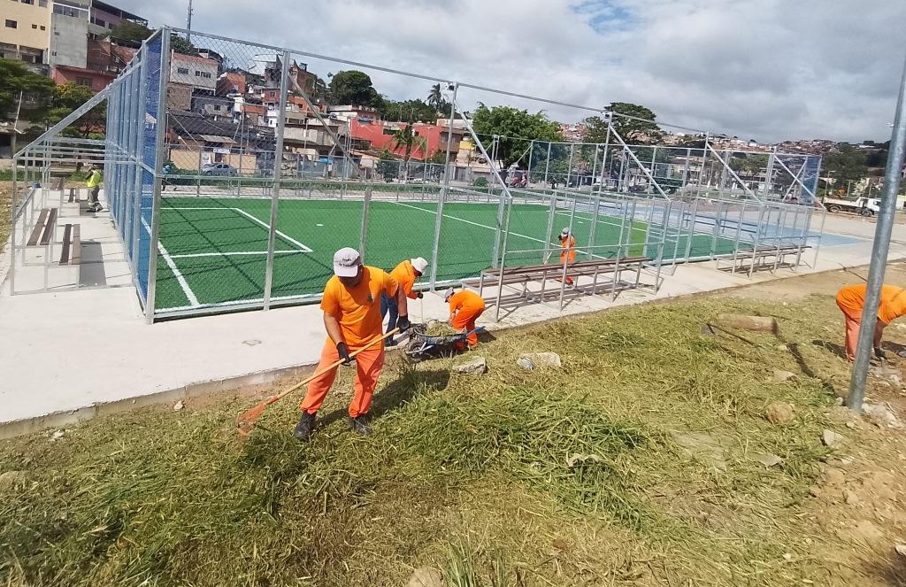 Prefeitura realiza mutirão de revitalização em praça do Jardim Jacira