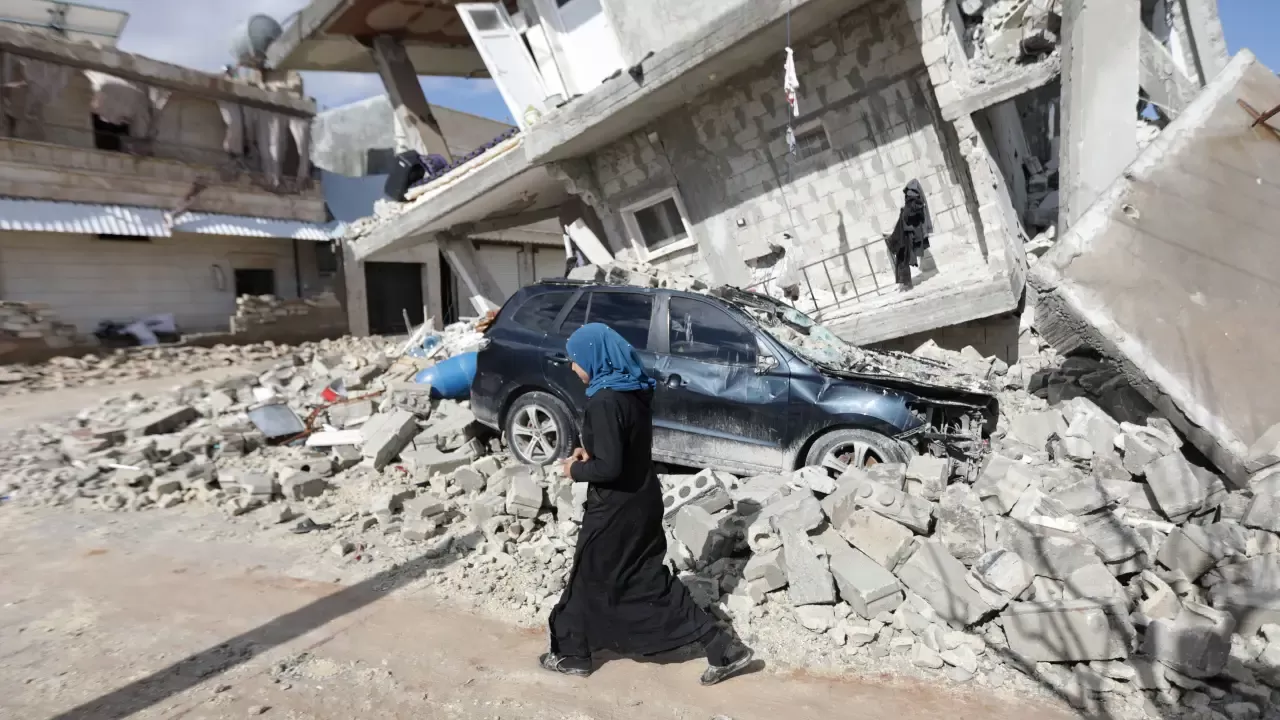 Novo tremor atinge fronteira da Turquia e Síria duas semanas após desastre