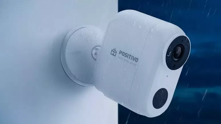 Positivo lança smart câmera resistente a jatos de água para áreas externas