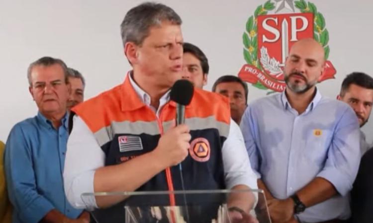 Tarcísio de Freitas decreta calamidade pública em seis municípios do litoral norte de SP