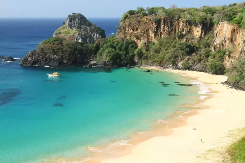 A praia brasileira apontada como a melhor do mundo em 2023 em ranking de site de turismo