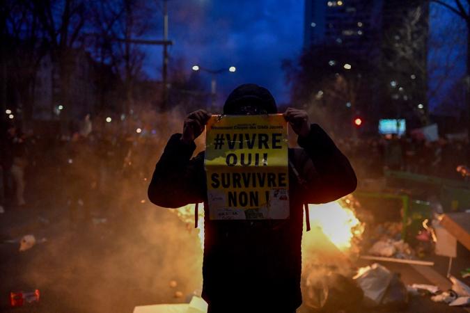 França registra novo dia de protestos contra reforma da previdência França registra novo dia de protestos