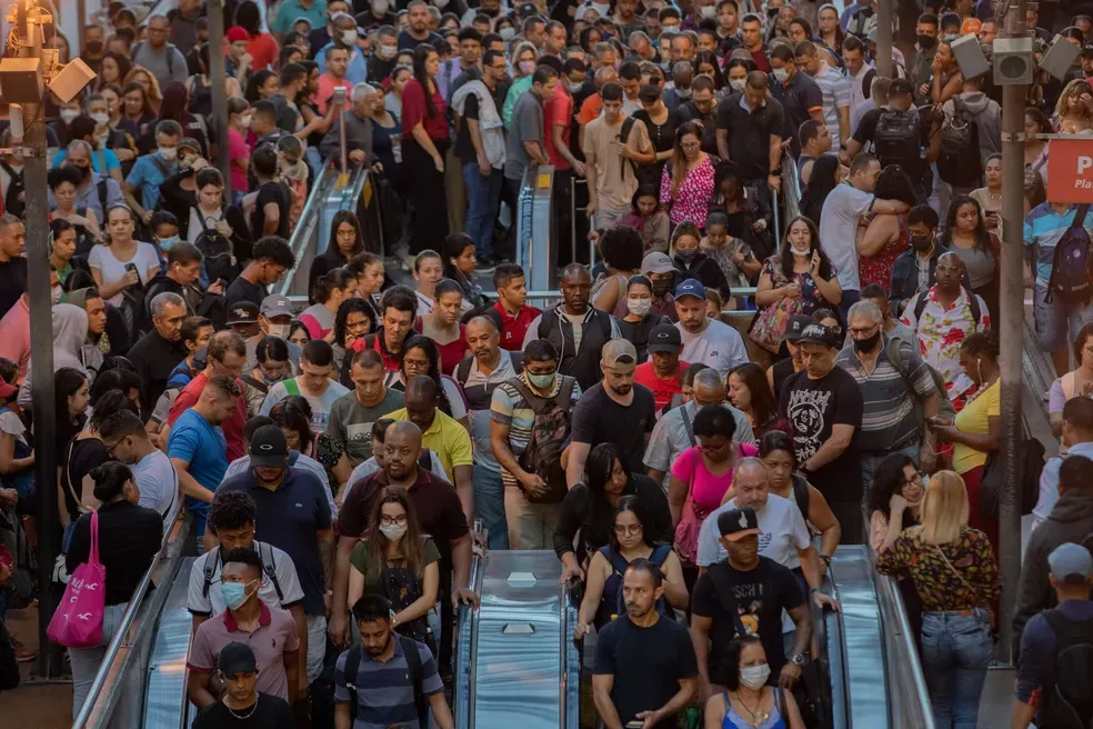 Metroviários aceitam proposta do governo e decidem encerrar a greve