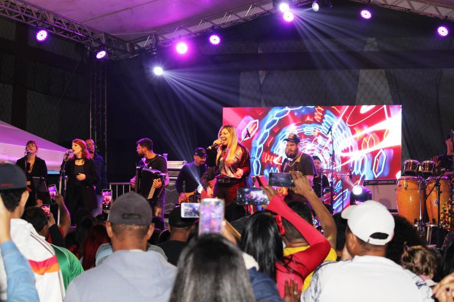 3500 pessoas curtem show para comemorar Aniversário da Cidade no Valo Velho