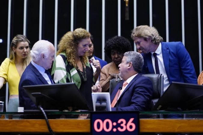 Câmara aprova Marco Temporal e impõe nova derrota ao governo