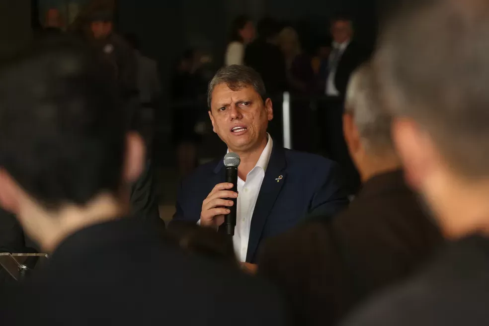Governo de SP diz que fará revisão em dados criminais de 2022, após detectar inconsistências.