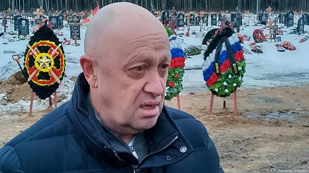 Chefe de grupo mercenário acusa Rússia de bombardear suas bases e promete retaliação; governo o acusa de instigar motim