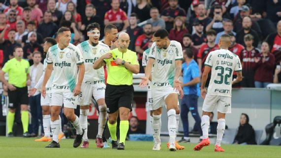 Após polêmica, Seneme decide afastar árbitro de Athletico-PR x Palmeiras