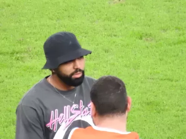 Gabigol é multado pelo Flamengo por discussão com Marcos Braz