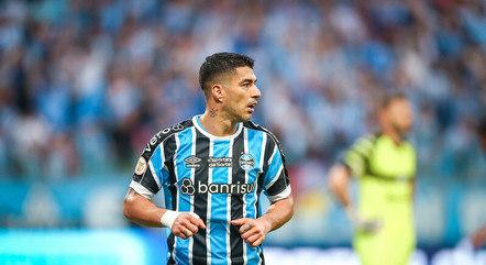 Suárez não quer ficar no Grêmio e está a 'um passo' de jogar no Inter Miami, afirmam jornais uruguaios