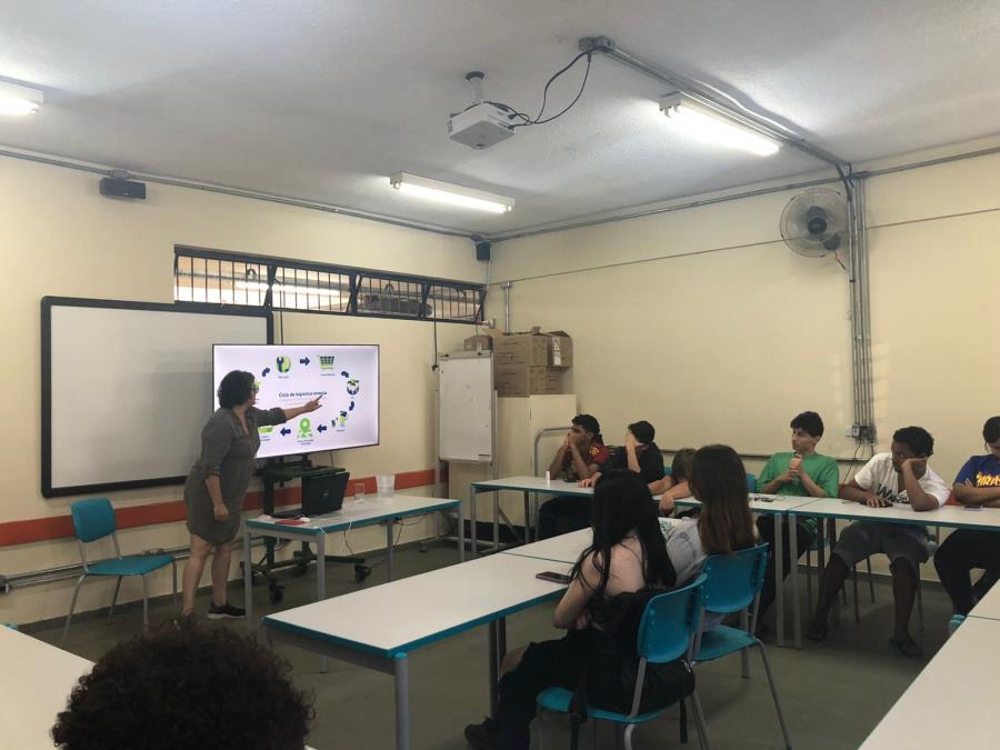 E.E. Jardim Montesano recebe Projeto É Tempo de Reciclar