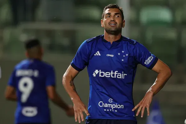 Sem marcar há 130 dias no Cruzeiro, Gilberto está perto de igualar pior jejum da carreira