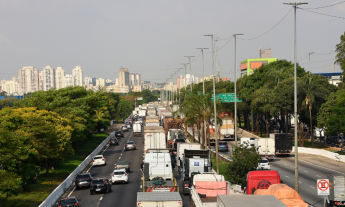 São Paulo registra mais de 700 km de congestionamento em dia de greve do Metrô e da CPTM