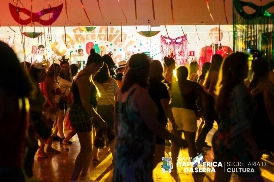 Baile de Máscaras resgata os tradicionais bailes de Carnaval