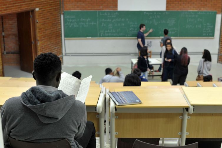 Terminam amanhã inscrições para bolsas do Prouni