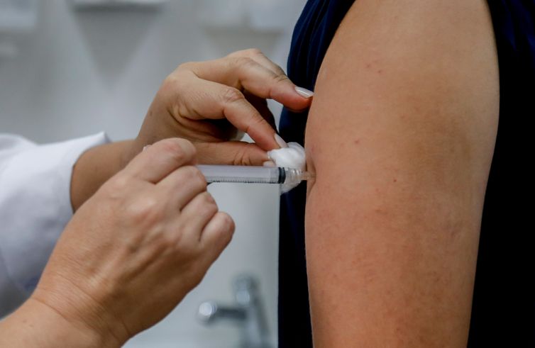 Dengue: Anvisa pede esclarecimentos para aprovar vacina do Butantan