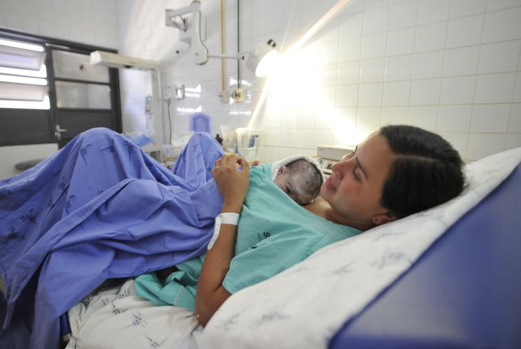 Estudo da Fiocruz aponta desigualdades no acesso ao parto hospitalar