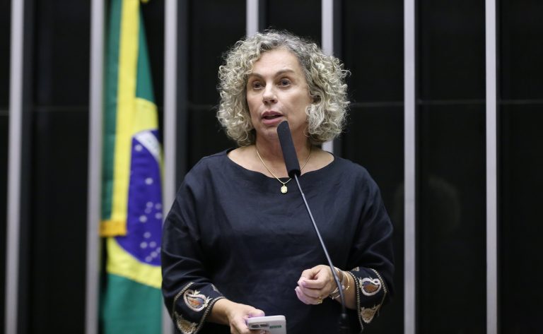 Comissão aprova projeto que prevê áreas exclusivas para veículos escolares pararem