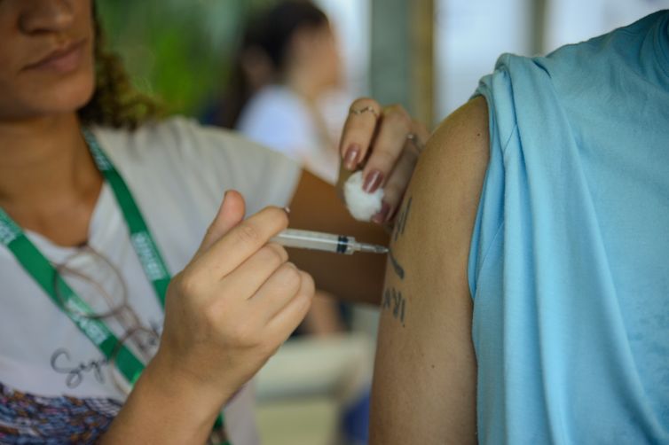 Rio amplia vacinação da gripe para os maiores de 6 meses de idade