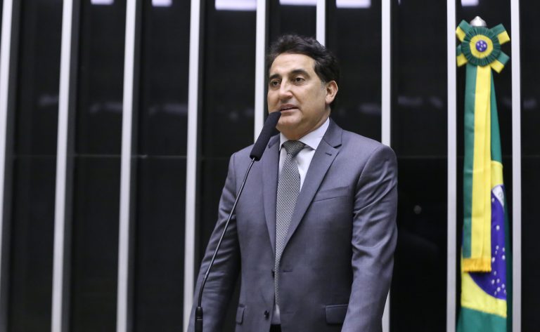 Comissão aprova bloqueio de conteúdo impróprio para crianças em computadores públicos