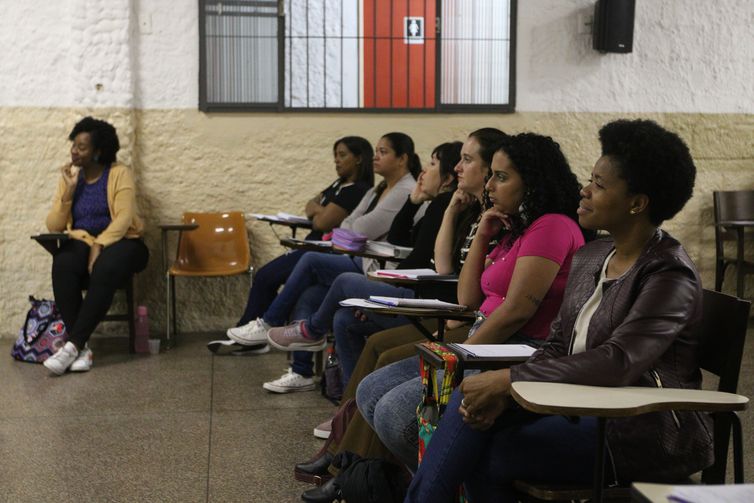 Cursinho popular tem até 6 de maio para inscrever em programa do MEC