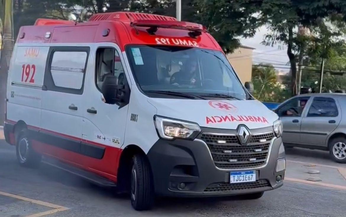 Itapecerica da Serra inicia mês de aniversário com entrega de nova ambulância para o SAMU