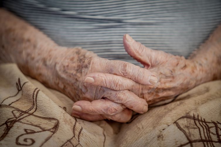 Demência em idosos hospitalizados é despercebida em até 50% dos casos
