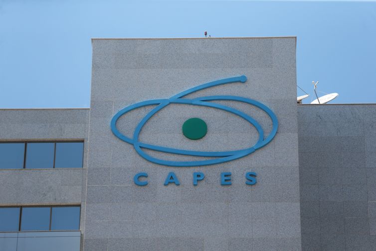Capes: 96 brasileiros desistiram de doutorado sanduíche nos EUA