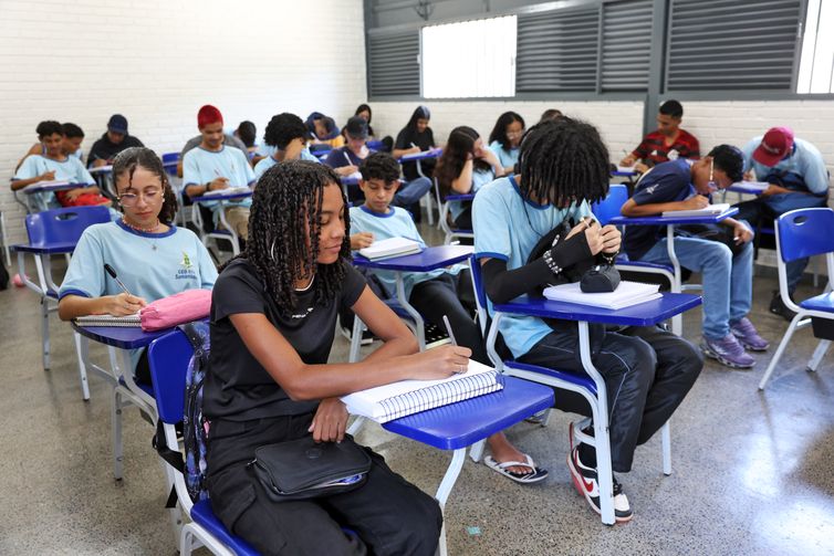 Pé-de-Meia: nascidos em março e abril recebem 5ª parcela