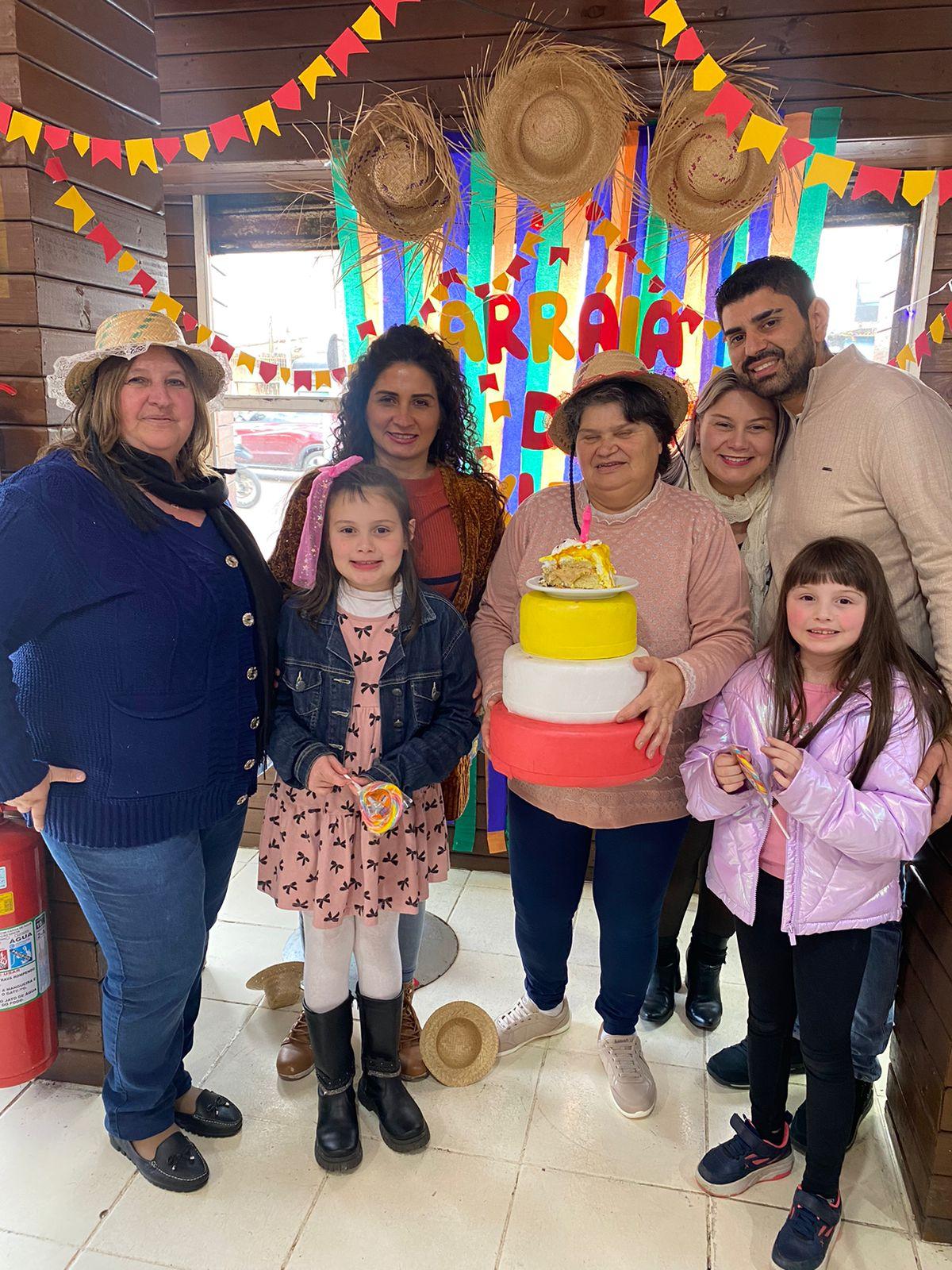 A história de Elenice, Seu Chico e a Fênix Padaria e Confeitaria