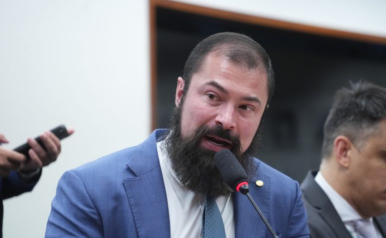 Comissão aprova proibição de distinção de gênero em concursos e carreiras da PM e dos bombeiros