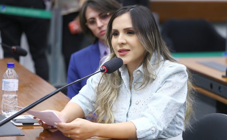Comissão aprova troca do termo “síndrome de Down” por “Trissomia do Cromossomo 21” em documentos e leis