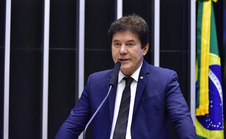 Comissão debate alto preço das passagens aéreas no Brasil