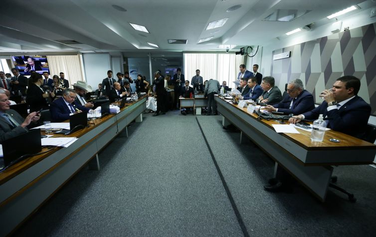 CPMI cancela sessão após investigados apresentarem atestado e HC