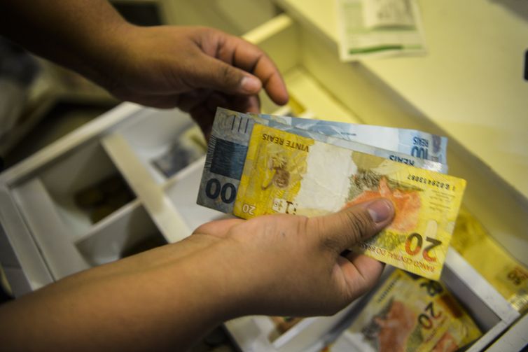 Economia brasileira cresce 0,1% no terceiro trimestre, estima FGV