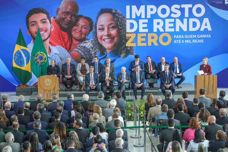 Lula sanciona isenção do IR para quem ganha até cinco salários mínimos