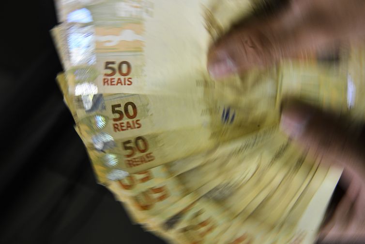 Câmara aprova regras mais rígidas para devedor contumaz
