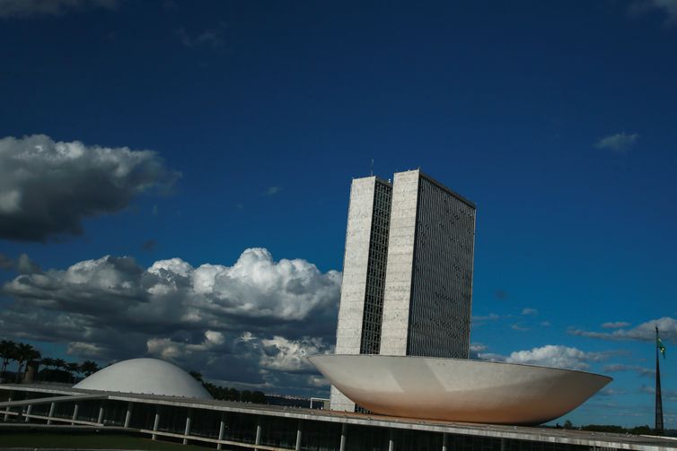 Câmara tem baixa atuação em pautas de igualdade racial, diz pesquisa