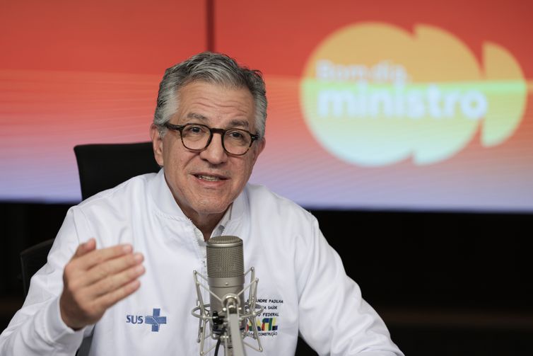 “Estamos vencendo essa batalha”, diz Padilha sobre vacinação