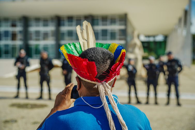 STF julgará marco temporal de terras indígenas de forma presencial 