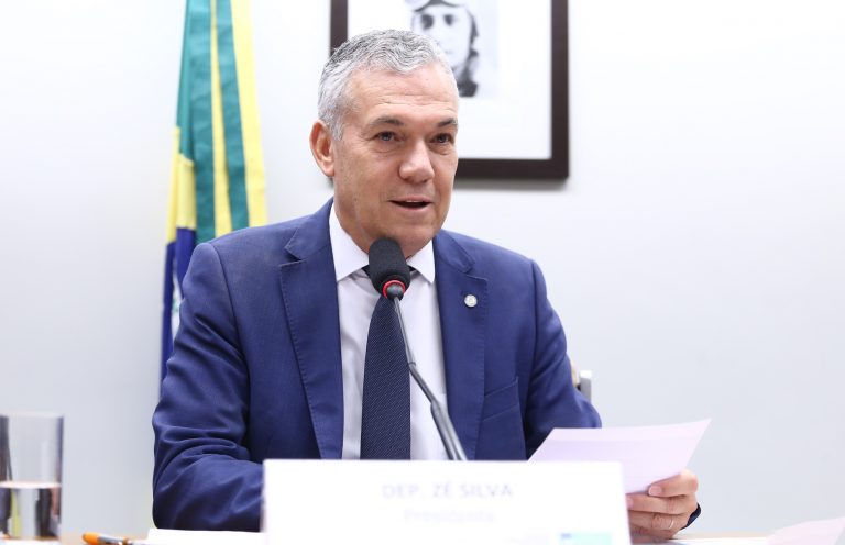 Comissão aprova projeto que define atribuições para cuidadores de idosos